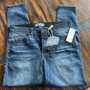 Democracy Women's Ab Solution High Rise Ankle Jean